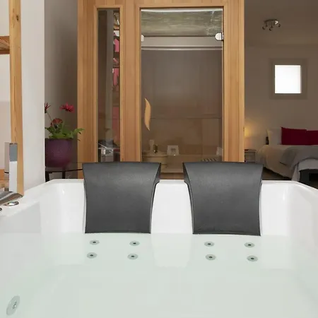 Love hotel Ragaraja Private & *