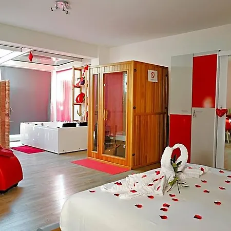 Ragaraja Private & Timebasishotel *